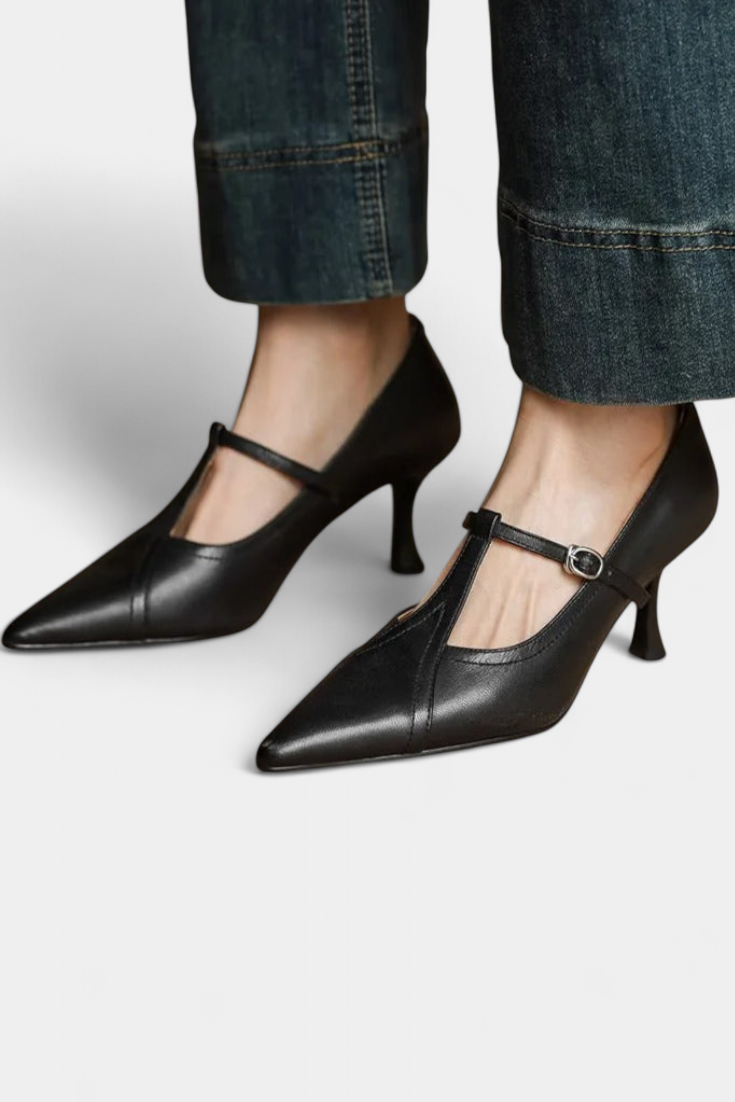 Zulema Escarpins T-Bar à Pointe Fine et Talon Stiletto