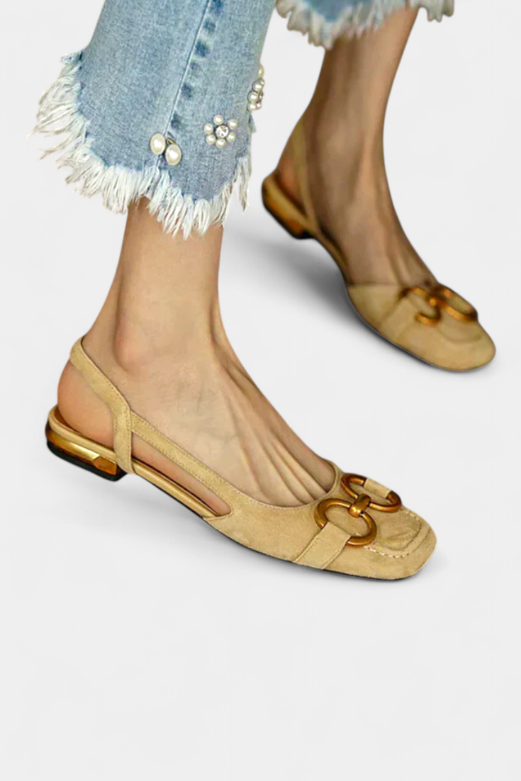 Alma Mocassins Slingback à Bout Carré et Détail de Chaîne Métallique