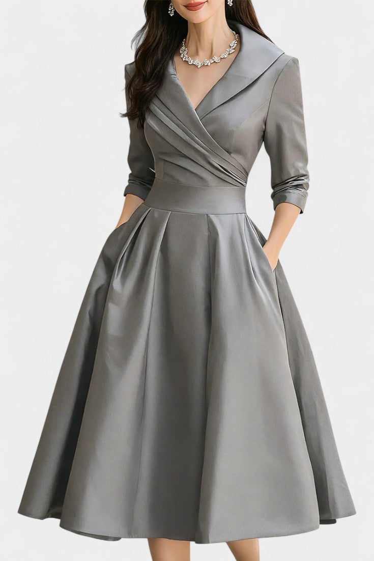 Nixie Robe Midi Unie à Col en V et Coupe A-Line