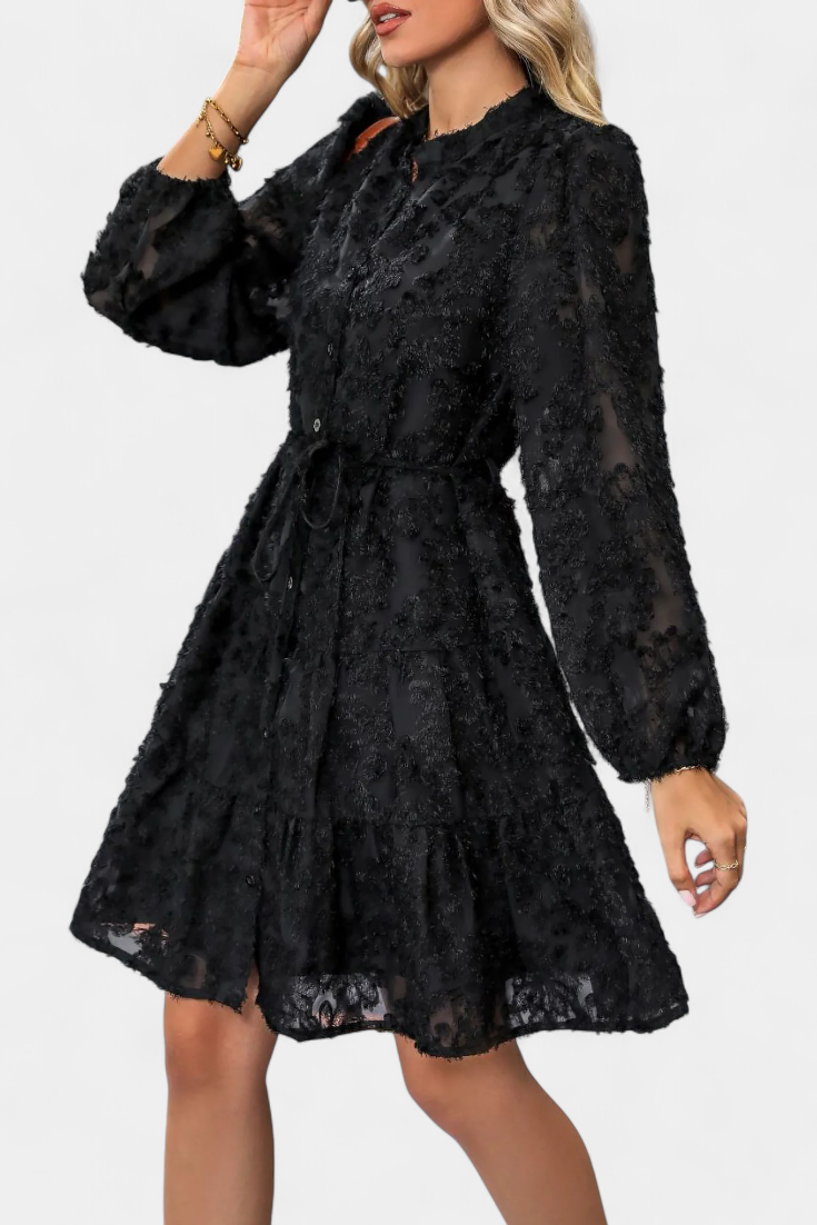 Soreia Robe à Manches Longues Texturées et Boutonnage Moderne