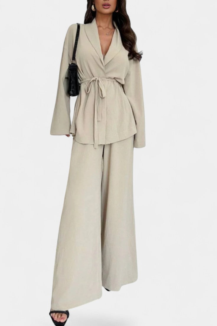 Amy Ensemble Tailleur à Décolleté V et Pantalon Évasé