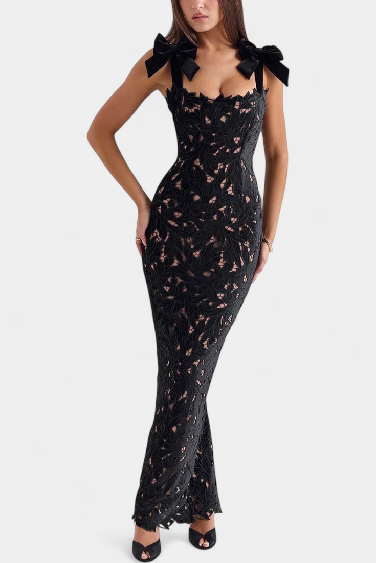 Vasanta Robe Longue à Bretelles Nouées et Silhouette Fluide