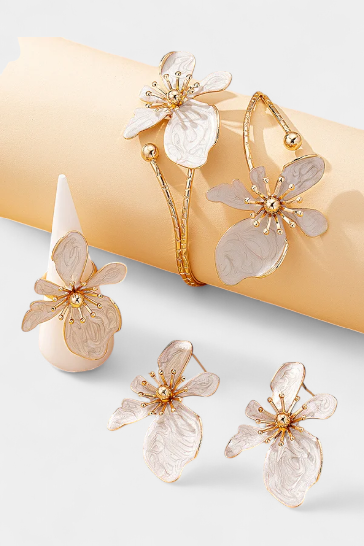 Set d'Accessoires Floraux : Bracelet, Boucles d'Oreilles et Bagues