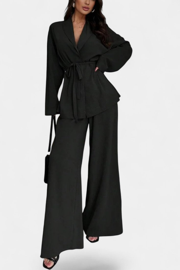 Amy Ensemble Tailleur à Décolleté V et Pantalon Évasé