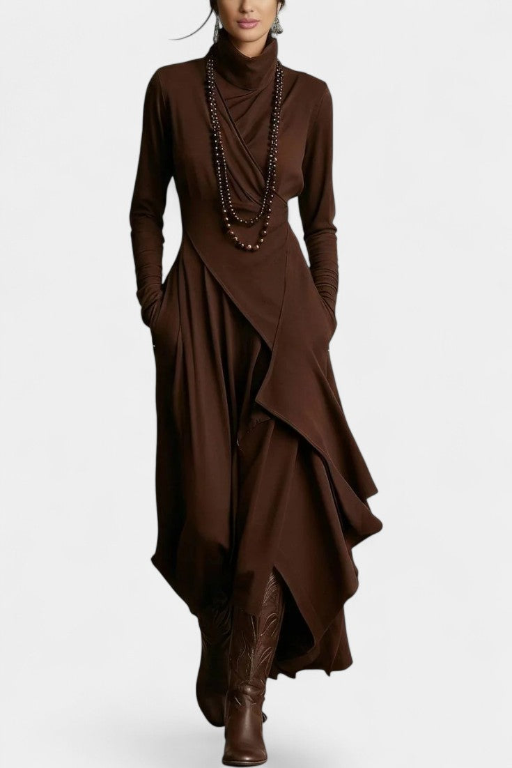 Ébeline Robe Longue Irrégulière à Col Montant d’Inspiration Gothique et Bohème