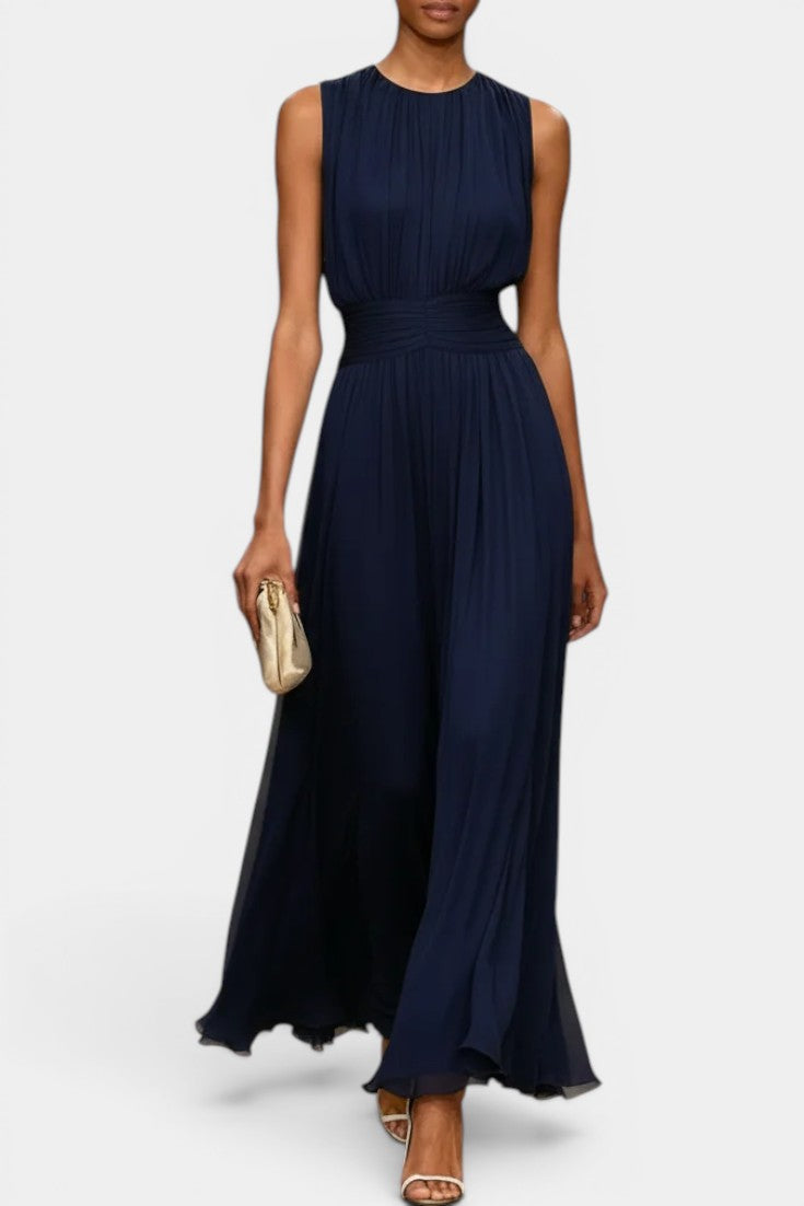 Briony Robe Longue Mousseline Plissée Col Rond Sans Manches Ceinture Drapée