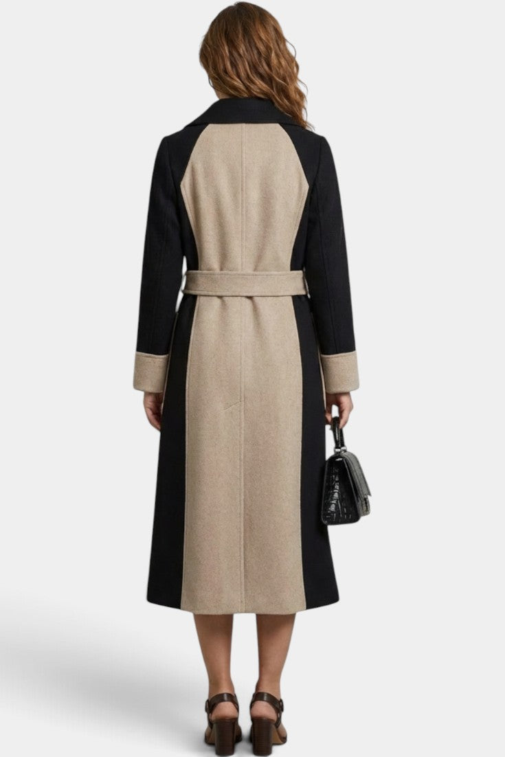 Manteau long bicolore Mahaute Abuela avec double boutonnage et col tailleur, style élégant et sophistiqué.