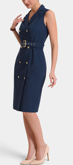 Robe mi-longue sans manches Mahaute Aldegonde en navy avec style blazer et taille ceinturée, idéale pour un look élégant.