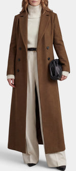 Manteau long Amalberge Mahaute en brun avec double boutonnage et col tailleur, élégant et chaud pour l'hiver.