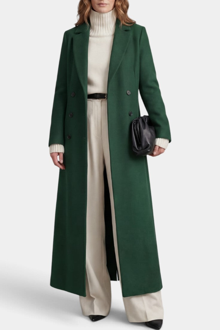 Manteau long vert Mahaute Amalberge avec double boutonnage et col tailleur, style élégant et sophistiqué.