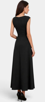 Robe longue noire Mahaute Eudocia avec col bénitier, taille ceinturée et style drapé, sans manches, élégante et sophistiquée.