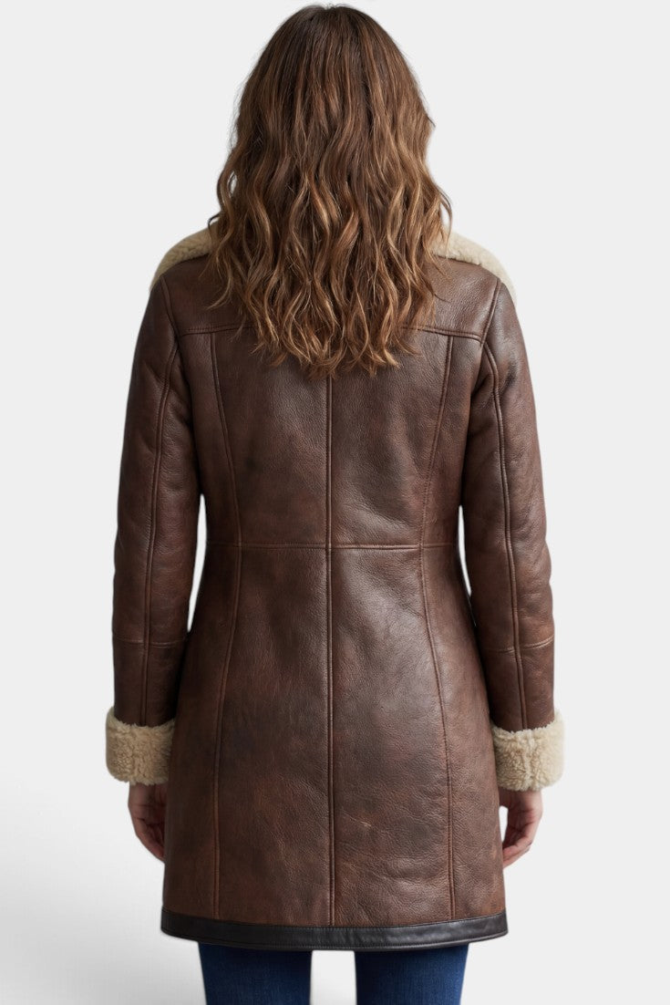 Manteau mi-long en faux cuir marron Mahaute, vue arrière, avec col fourré et fermeture zippée, style élégant et tendance.