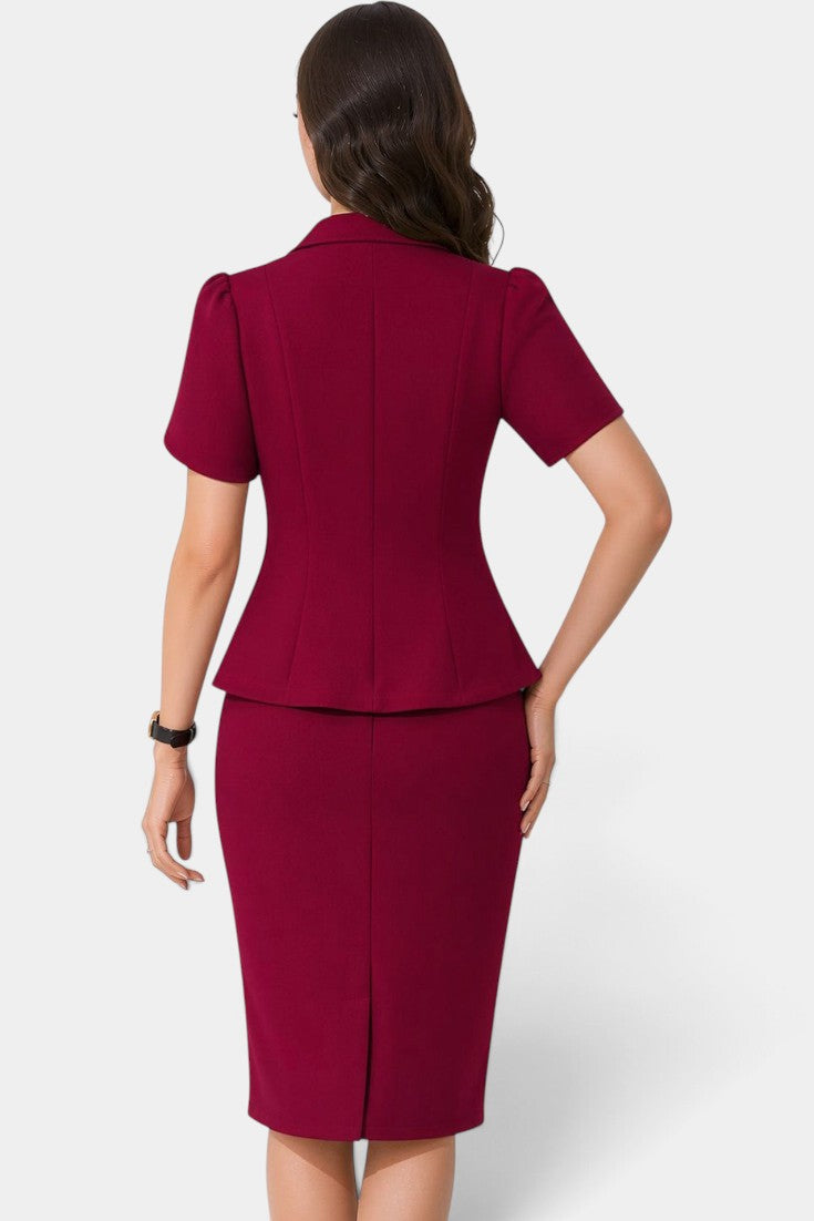 Ensemble blazer double boutonnage et jupe crayon Mahaute en bordeaux, tenue élégante pour femme.