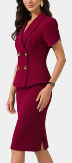 Ensemble blazer à double boutonnage et jupe crayon Mahaute en tissu bordeaux, style élégant et sophistiqué.