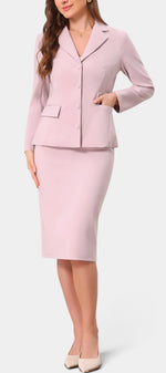 Ensemble tailleur Clervie Mahaute avec blazer cintré et jupe crayon mi-longue rose, élégant et sophistiqué.