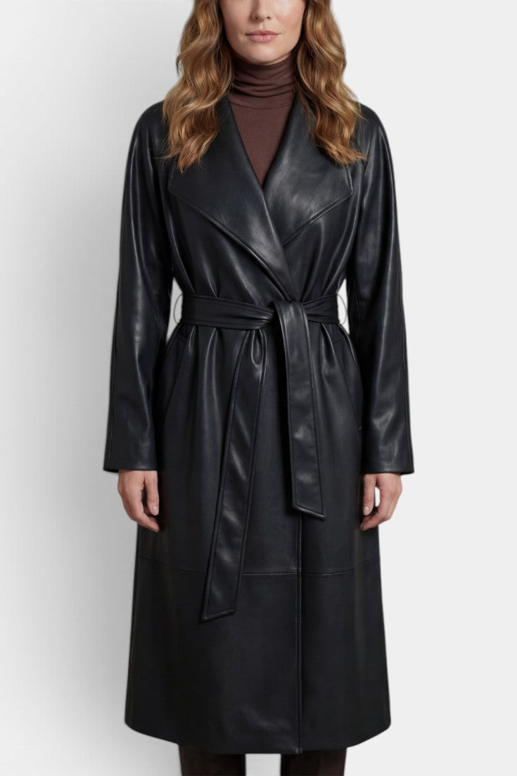 Manteau long effet cuir avec ceinture et col tailleur de la marque Mahaute, en noir, pour un style élégant et sophistiqué.