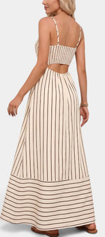 Robe longue Mahaute Hannelore à rayures, bretelles fines et dos découpé, élégante et légère, portée sur mannequin.