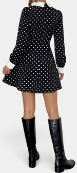 Robe courte Liselot à pois Mahaute, col contrasté et manches longues, vue arrière.