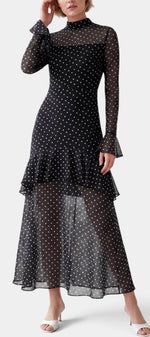 Robe longue Mahaute Lutgarde à pois noirs, col montant, volants transparents, élégante et féminine.
