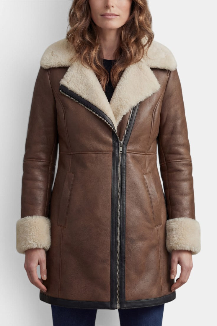 Manteau mi-long en faux cuir marron Mahaute Théodelinde avec col fourré et fermeture zippée, style élégant et tendance.