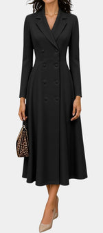 Robe mi-longue noire Mahaute Wendelien, style tailleur avec double boutonnage et taille cintrée, vue de face.