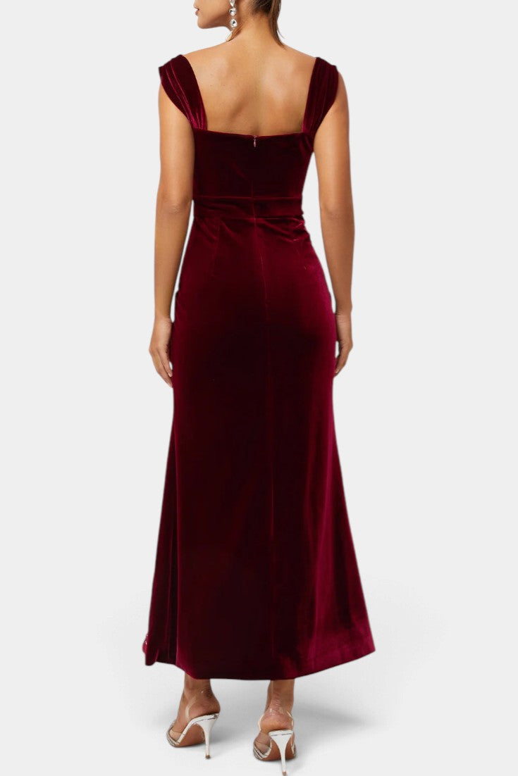 Mahaute Zella long burgundy velvet evening gown with sweetheart neckline and fitted silhouette, back view