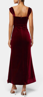 Mahaute Zella long burgundy velvet evening gown with sweetheart neckline and fitted silhouette, back view