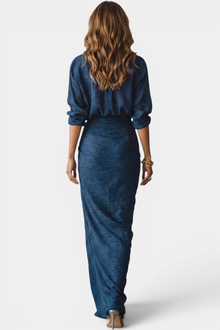 Ensemble Ziya Mahaute avec chemise légère bleu marine et jupe longue fluide, parfait pour un style élégant et confortable.
