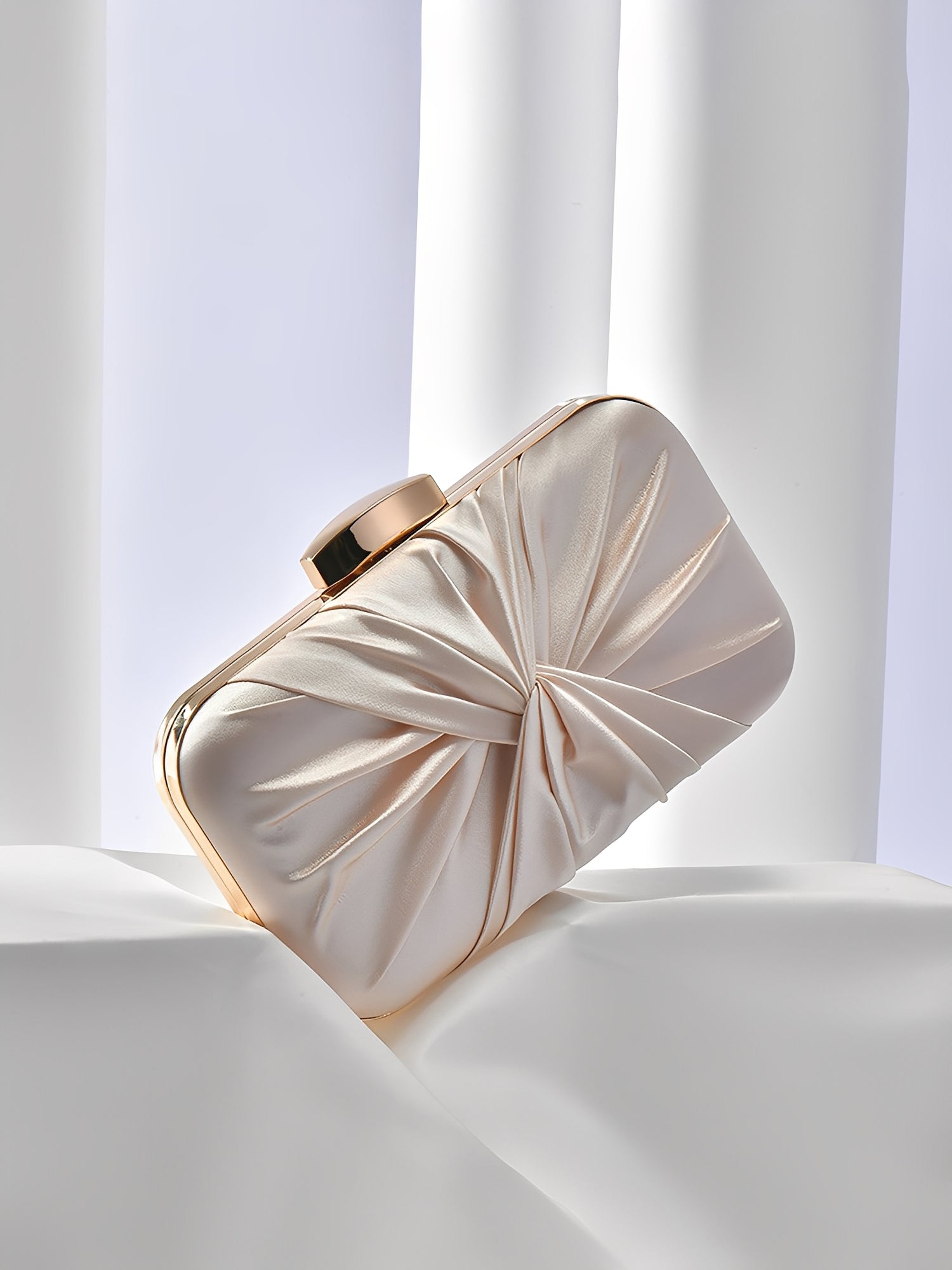 Pochette de Soirée en Satin Froncé avec Chaîne Amovible
