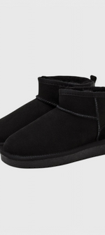 Bottines en cuir d’agneau Mahaute Adelaide avec doublure shearling et imperméables, en noir, chaussure élégante et chaude.